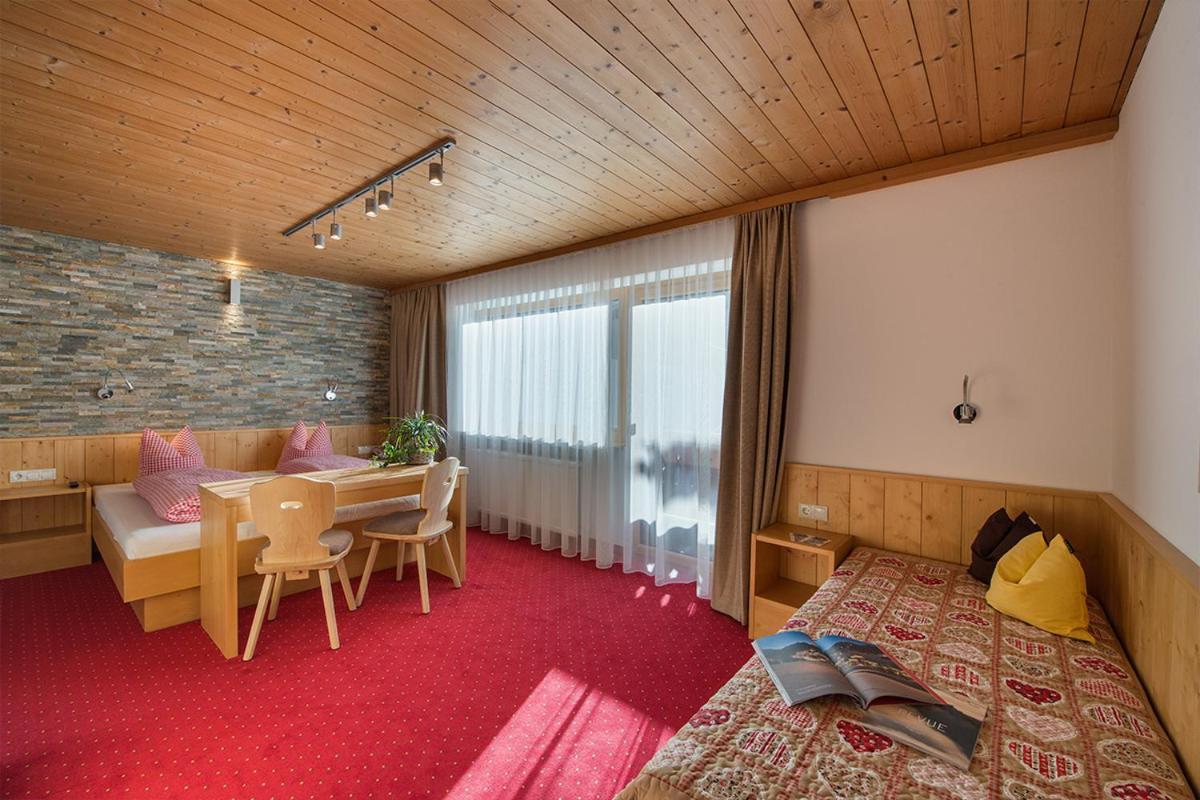 Haus Moostal Hotel Sankt Anton am Arlberg Exterior photo