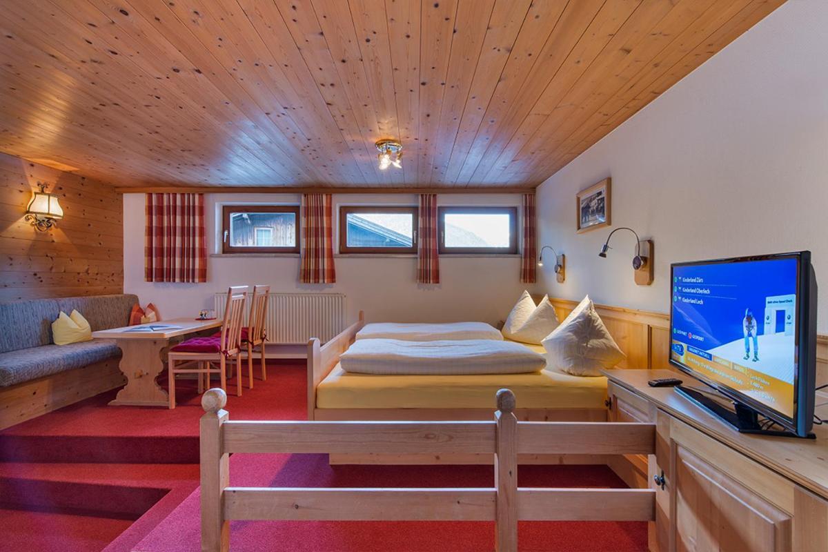 Haus Moostal Hotel Sankt Anton am Arlberg Exterior photo
